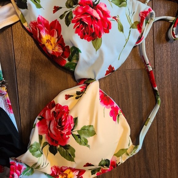 Cupshe one piece swim suit - Picture 3 of 3